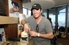 2006_deanfantasysuitgiftinglounge943