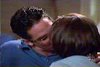 DeadLoisWalking-embrasser3